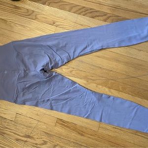 light lavender Lululemon high-rise, align leggings 25 inch